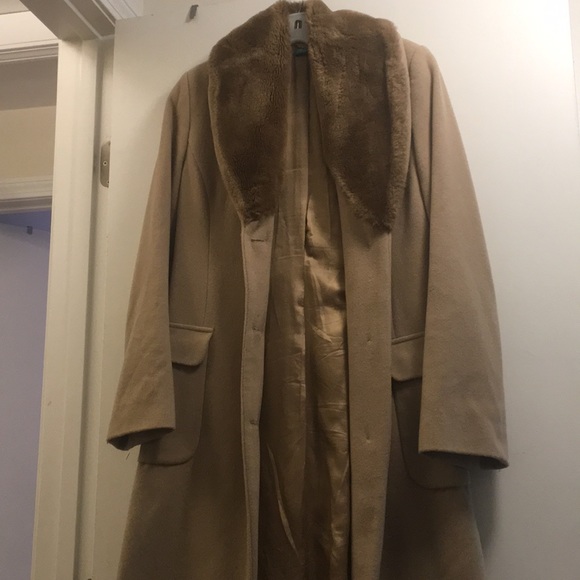 United Colors Of Benetton Jackets & Blazers - Tan faux fur trench coat 🧥